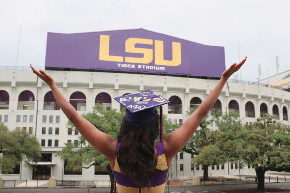 https://hewlettfamilyreunion.com/wp-content/uploads/2019/09/HFR_Site_FillerImgs_uni_LSU.jpg